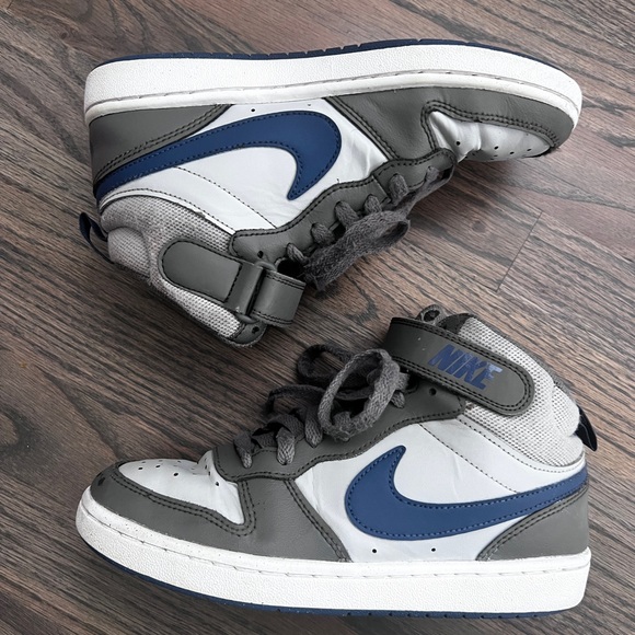 nike basketball shoes youth size 2